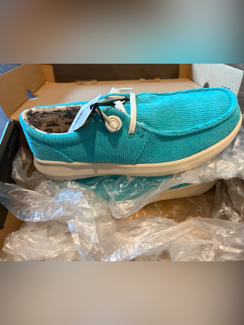 Ariat turquoise shoe